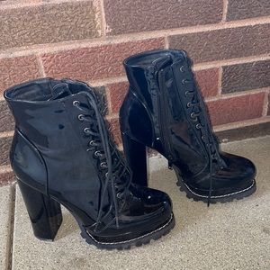 High heeled lace up sued booties